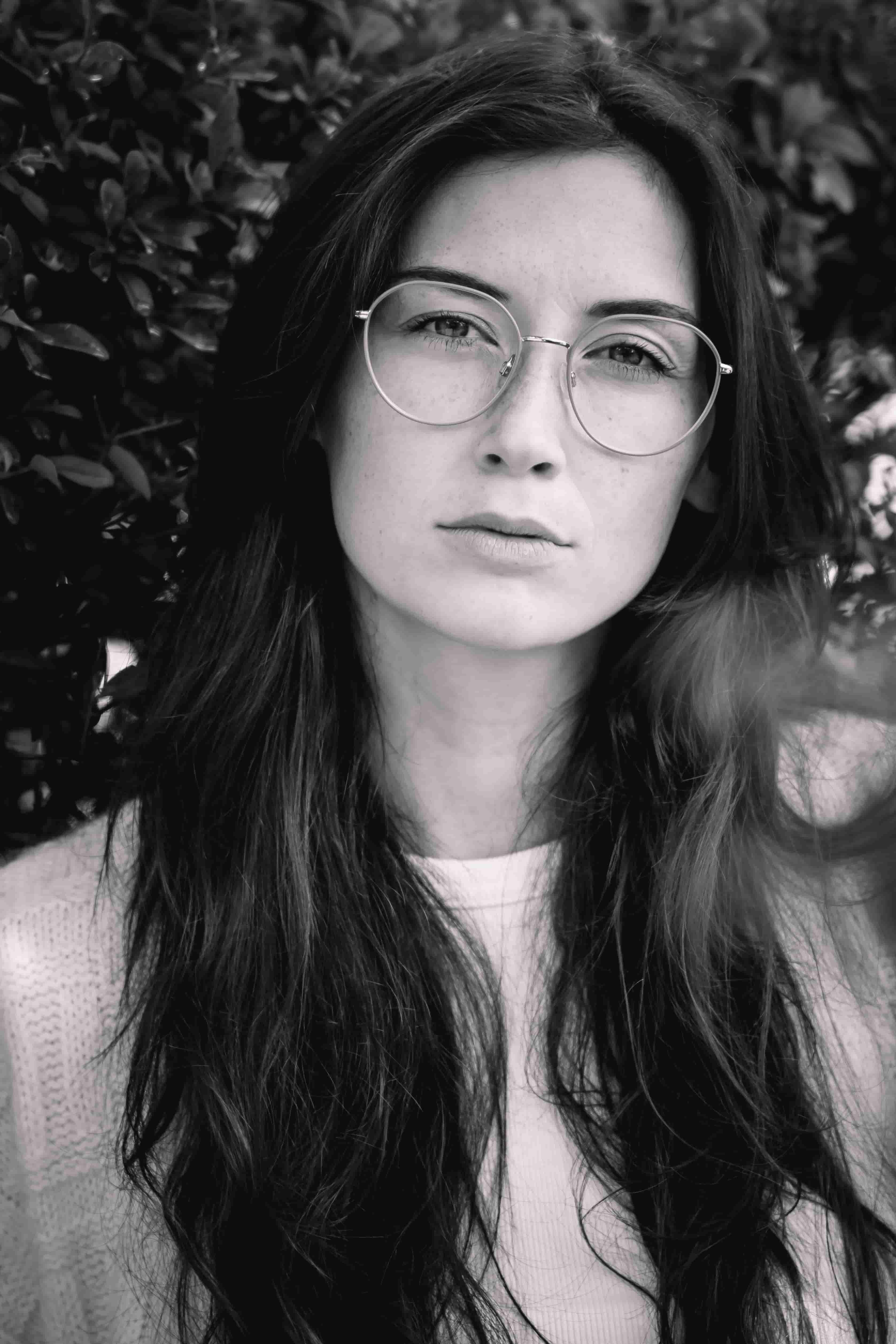 Low Key Schwarzweißportrait
