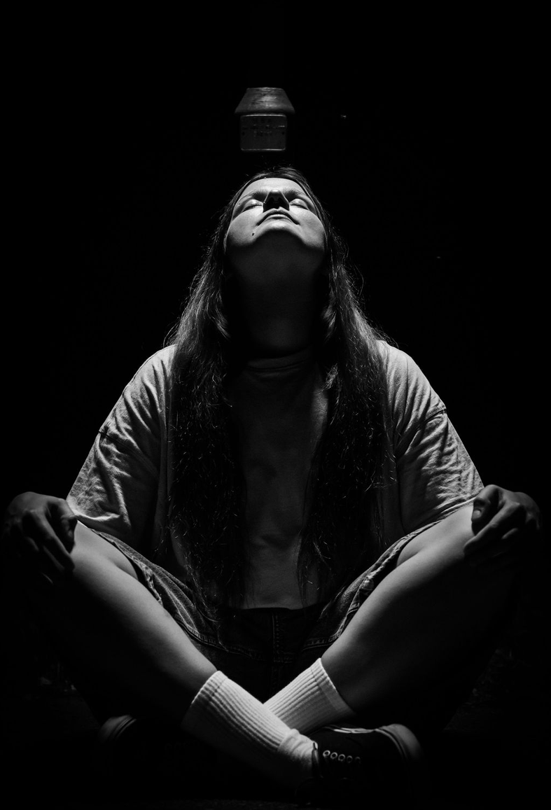 Low Key Schwarzweißportrait
